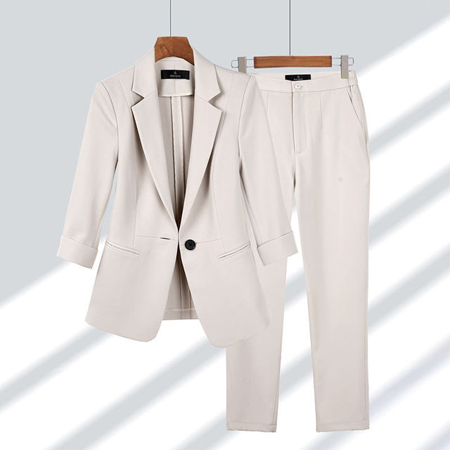 Sara | Two-piece set: blazer and trousers